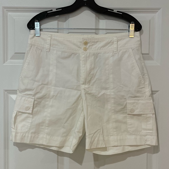 LAUREN Ralph Lauren White City Shorts - Picture 2 of 9